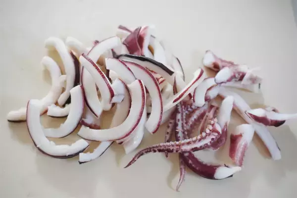 「【刺激がたまらん！】大人がハマる「イカと野菜のからしあえ」作ってみた！ツーンとシャキ食感♪【農家直伝】」の画像