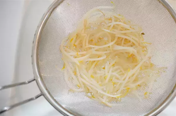 「【刺激がたまらん！】大人がハマる「イカと野菜のからしあえ」作ってみた！ツーンとシャキ食感♪【農家直伝】」の画像