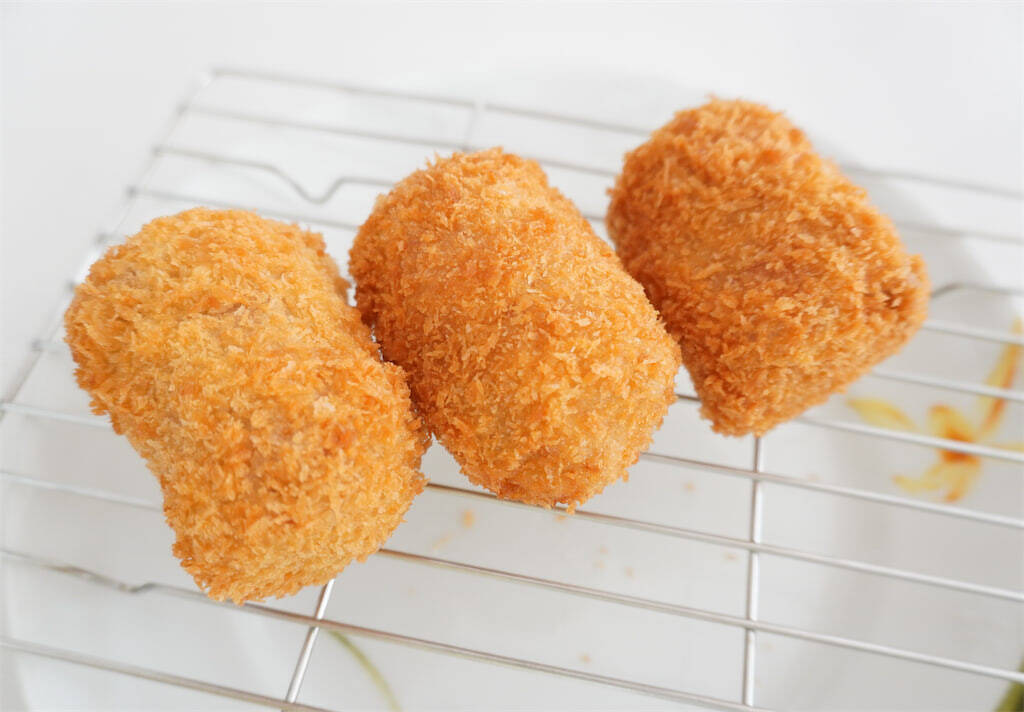 発想の勝利！「シーザーサラダのフライ」作ってみた♪揚げてるのにシャキシャキってどゆこと!?【農家直伝】