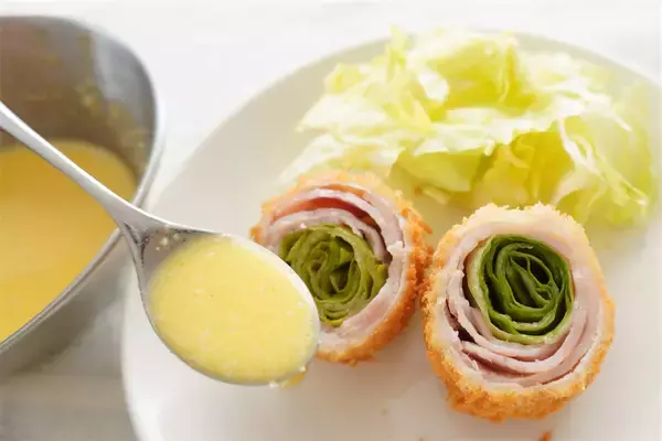 「発想の勝利！「シーザーサラダのフライ」作ってみた♪揚げてるのにシャキシャキってどゆこと!?【農家直伝】」の画像