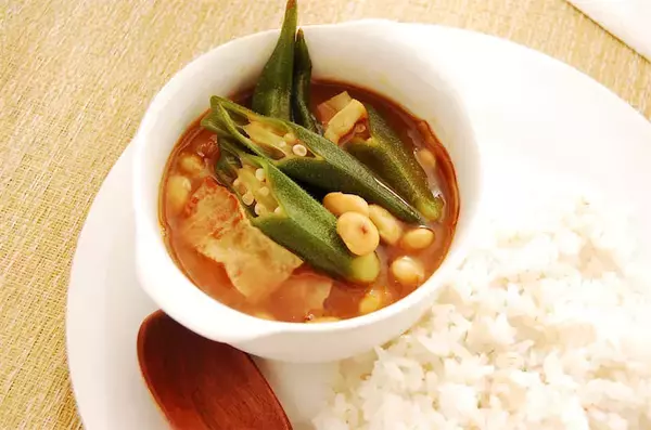 【快腸レシピ】大豆とネバネバでお腹スッキリ「野菜たっぷりスープカレー」作ってみた！【管理栄養士直伝】