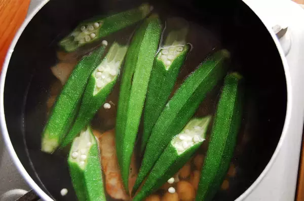 「【快腸レシピ】大豆とネバネバでお腹スッキリ「野菜たっぷりスープカレー」作ってみた！【管理栄養士直伝】」の画像