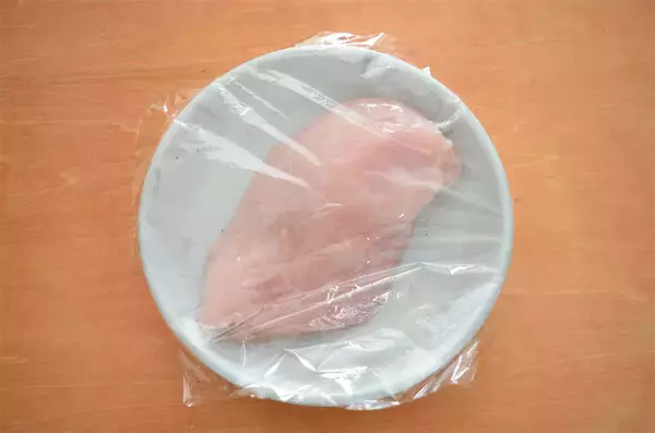「【1本で野菜不足解消】鶏むねとエビと野菜でパンパン「全部のせ生春巻き」作ってみた！今日はコレだけでいい♪」の画像