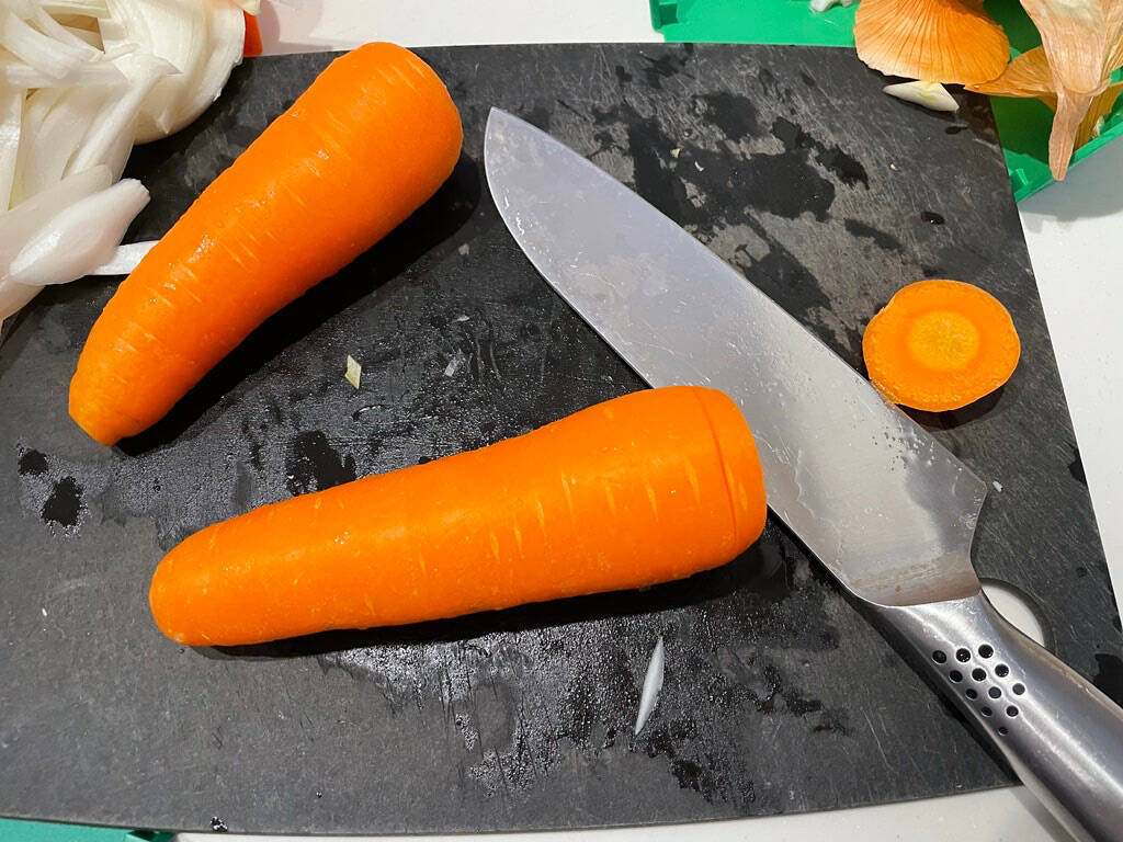 3つのボウルをまな板の3隅にセット！【IKEA】の調理用ボウルで料理の下ごしらえが格段に上がるらしい