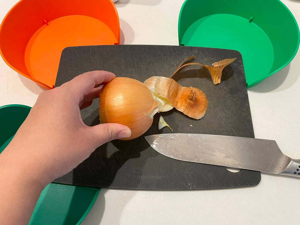 3つのボウルをまな板の3隅にセット！【IKEA】の調理用ボウルで料理の下ごしらえが格段に上がるらしい