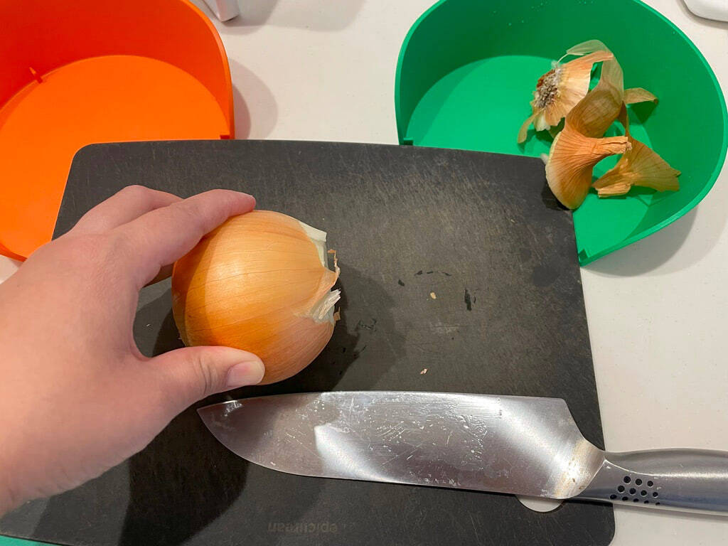 3つのボウルをまな板の3隅にセット！【IKEA】の調理用ボウルで料理の下ごしらえが格段に上がるらしい