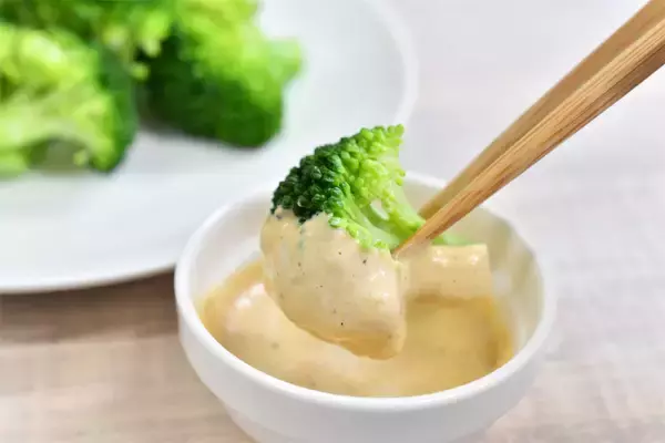 「【魔法の野菜ソース】累計1万本突破！「ブロッコリー専用ソース」なら「アイスを食べるように」完食できる!?」の画像