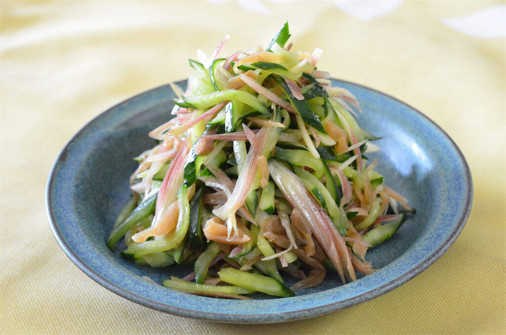【究極のシャキシャキ食感】刻んで和えるだけ♪「みょうがときゅうりの無限サラダ」作ってみた！一生噛んでたい♡
