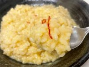 【リュウジの最強リゾット】ご飯炊かなくても生米から作れる！犯罪的にウマいという「ペペたまライス」に挑戦