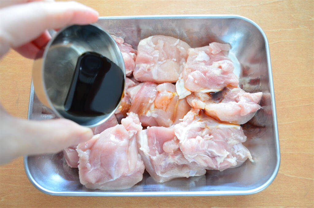 【だしバターがヤミツキ】アスパラの下茹で不要な「じゃがいもと鶏肉の照り炒め」にトライ！栄養も逃さずゲット♪