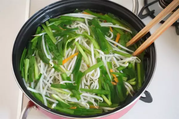 「【シャキシャキ特化】ニラともやしで「食感やみつき生春巻き」作ってみた！生ハムで旨味マシマシ♪【農家直伝】」の画像