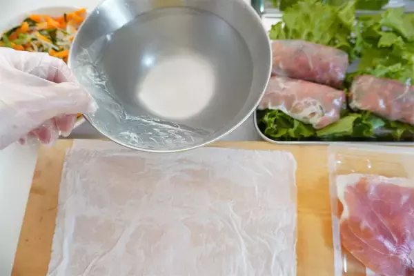 「【シャキシャキ特化】ニラともやしで「食感やみつき生春巻き」作ってみた！生ハムで旨味マシマシ♪【農家直伝】」の画像