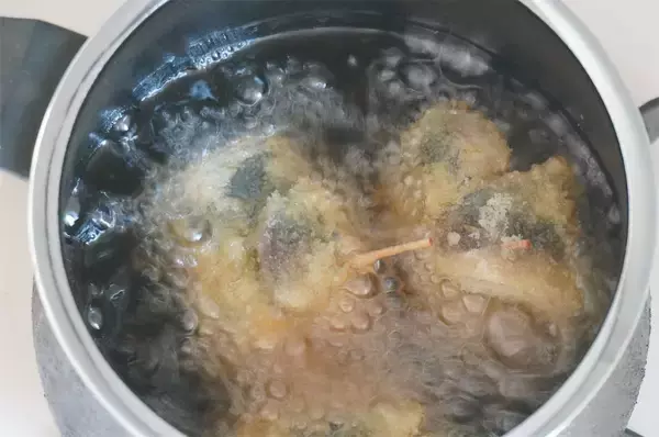 「【農家の最強アジフライ】「甘酢みょうが」巻いてロール状に揚げる！ふっくら感と酸味がイイね♪【農家直伝】」の画像