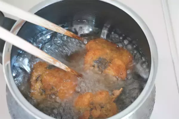 「【農家の最強アジフライ】「甘酢みょうが」巻いてロール状に揚げる！ふっくら感と酸味がイイね♪【農家直伝】」の画像