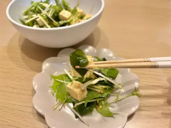 「【焼き肉のタレでサラダを食べる!?】お酢＆辛味プラスで絶品に♪これ、焼肉屋さんの定番ドレッシングだわ♡」の画像