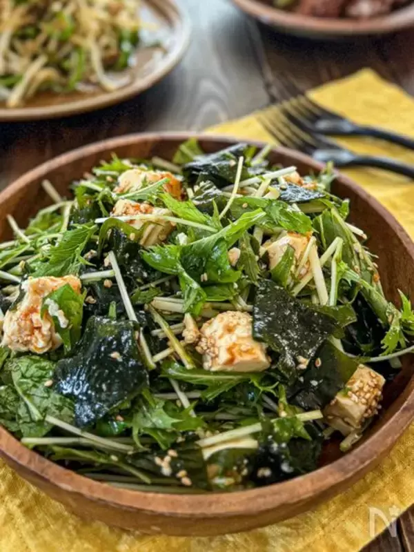 「【焼き肉のタレでサラダを食べる!?】お酢＆辛味プラスで絶品に♪これ、焼肉屋さんの定番ドレッシングだわ♡」の画像