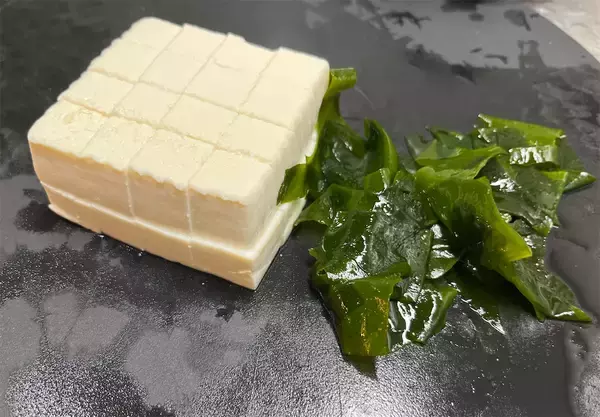 「【焼き肉のタレでサラダを食べる!?】お酢＆辛味プラスで絶品に♪これ、焼肉屋さんの定番ドレッシングだわ♡」の画像