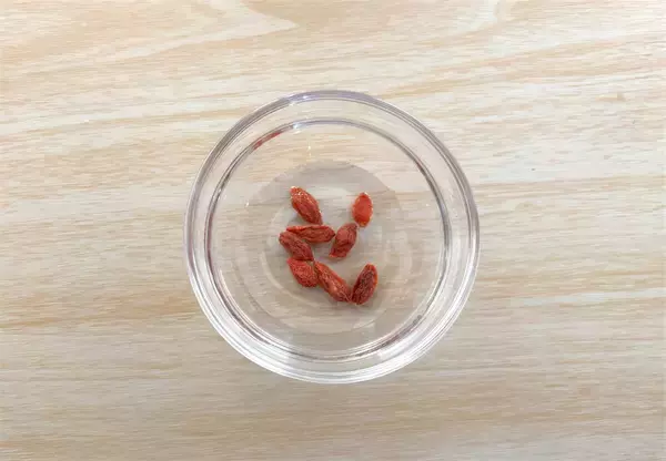 「【スイーツで乾燥対策!?】体に優し～い食材集めて「豆乳ごまプリン」作ってみた！潤いたっぷりプルプル感♡」の画像