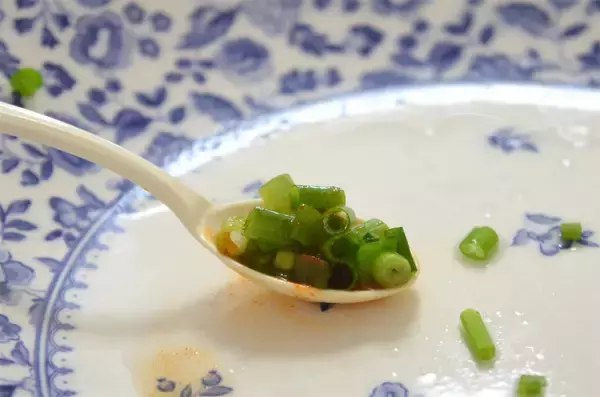 「【本格中華】水餃子が大変身!?ダイショー「麻辣火鍋風」タレをたっぷりかけてみた！辛～でも止まらない♪」の画像