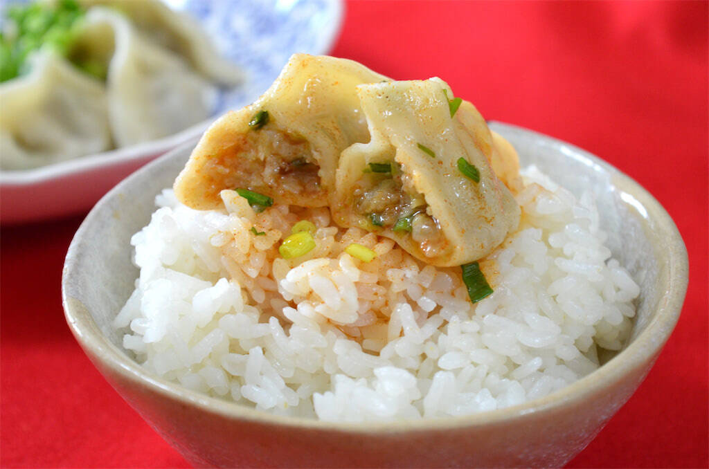 【本格中華】水餃子が大変身!?ダイショー「麻辣火鍋風」タレをたっぷりかけてみた！辛～でも止まらない♪