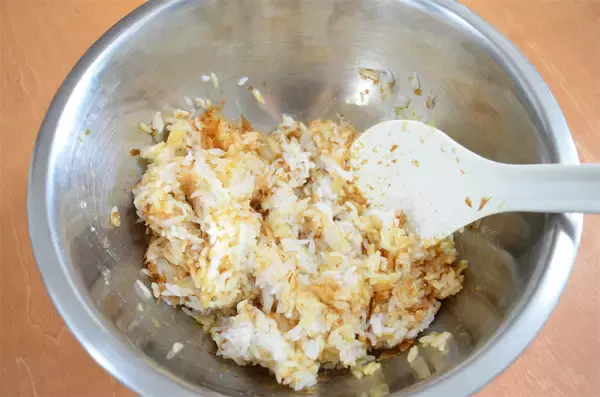 「【残りご飯救済】カレー粉とかつお節入れた「ライスピザ」でおいしく消費してみた！和洋折衷な絶品完成♪」の画像
