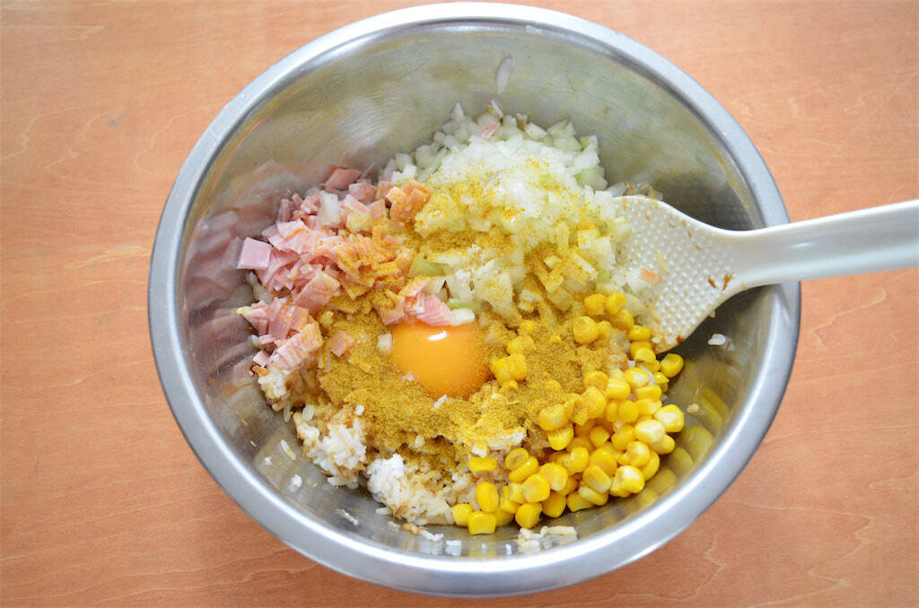 【残りご飯救済】カレー粉とかつお節入れた「ライスピザ」でおいしく消費してみた！和洋折衷な絶品完成♪