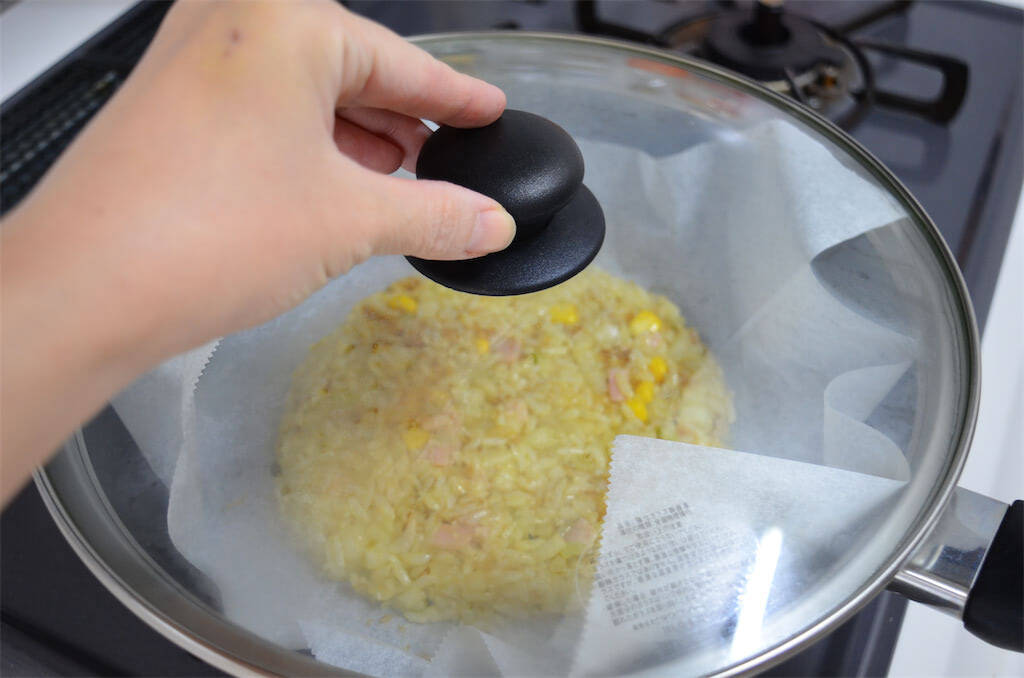 【残りご飯救済】カレー粉とかつお節入れた「ライスピザ」でおいしく消費してみた！和洋折衷な絶品完成♪