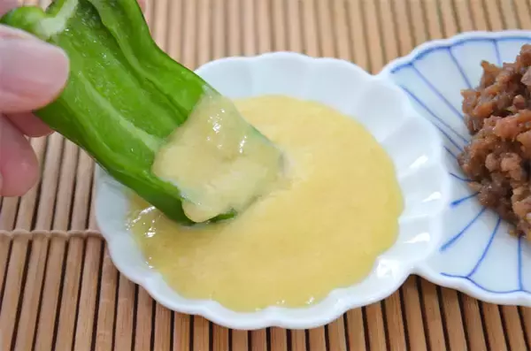 「【ピーマンはキンキンに冷やすべし】ヤミツキ食感に大化け！和洋2種のソースで「冷やしピーマン」味わってみた♪」の画像