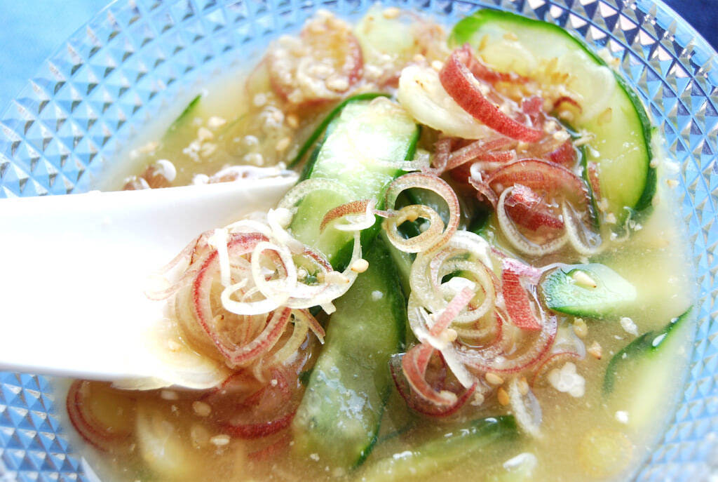 【みそ汁なのに火を使わない】きゅうりとみょうがの「冷や汁風みそ汁」作ってみた！清涼感たっぷり♪