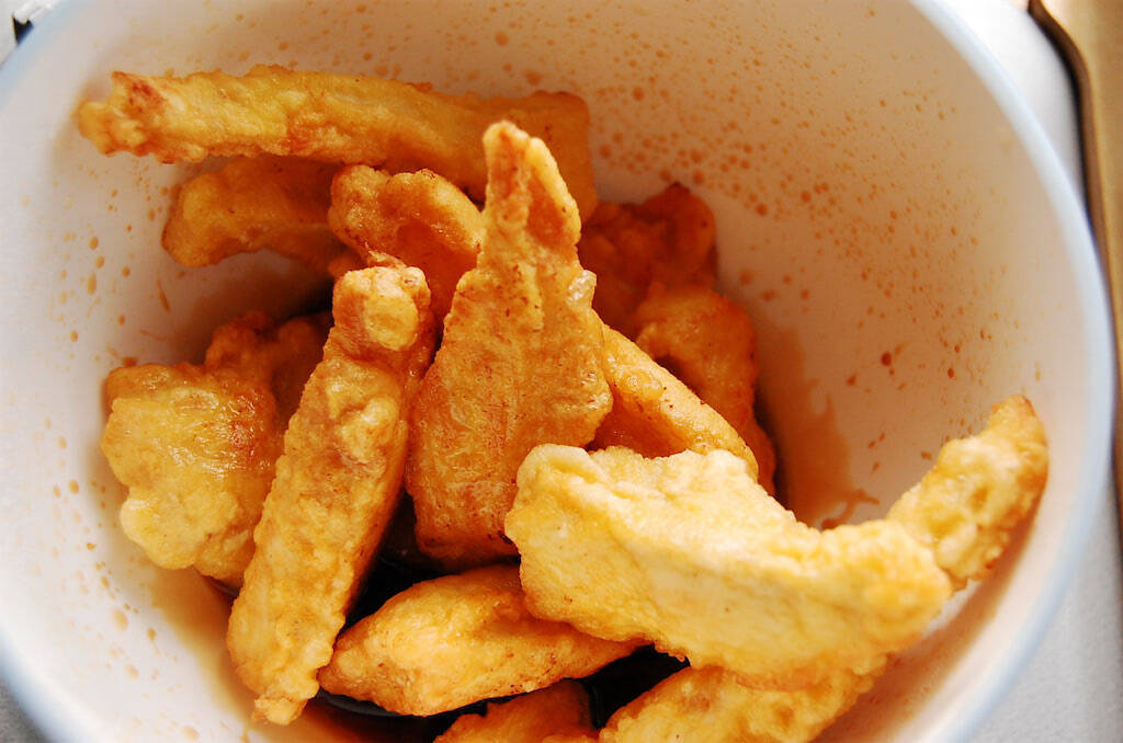 骨なし手羽先味って最高かよ!?それが安価な鶏むね肉で作れるなんて…！「甘辛チキンスティック」作ろう