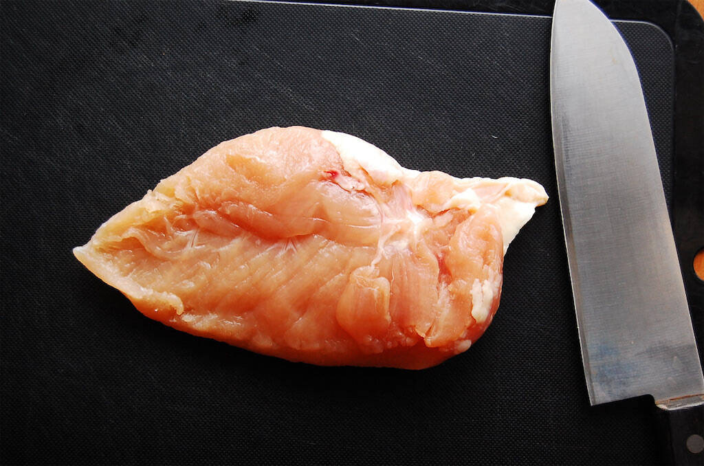 骨なし手羽先味って最高かよ!?それが安価な鶏むね肉で作れるなんて…！「甘辛チキンスティック」作ろう