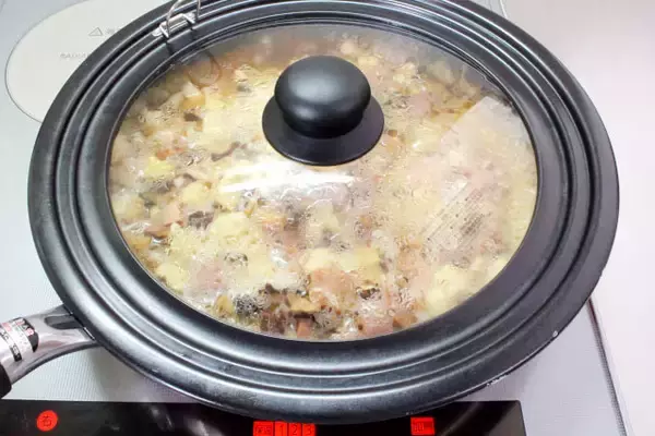 「【フライパンでおこわ炊く！】蒸し器なしでも30分でモッチモチ♡旨味ぎっしり「中国風おこわ」作ってみた！」の画像