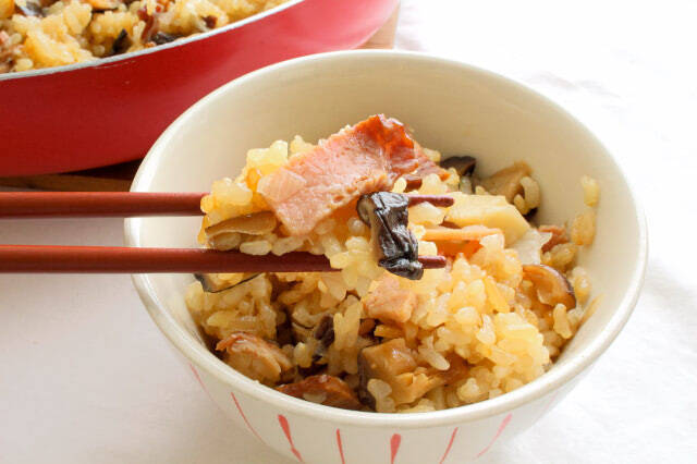 【フライパンでおこわ炊く！】蒸し器なしでも30分でモッチモチ♡旨味ぎっしり「中国風おこわ」作ってみた！
