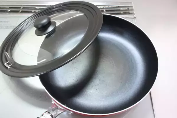 「【フライパンでおこわ炊く！】蒸し器なしでも30分でモッチモチ♡旨味ぎっしり「中国風おこわ」作ってみた！」の画像