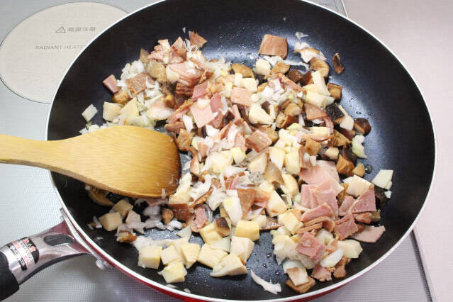 【フライパンでおこわ炊く！】蒸し器なしでも30分でモッチモチ♡旨味ぎっしり「中国風おこわ」作ってみた！