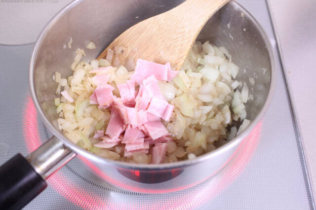 【定番料理の裏ワザ】コーンを使わず「コーンスープ」を作ってみた！「え、ポップコーンで⁉」【75歳のYouTuber】