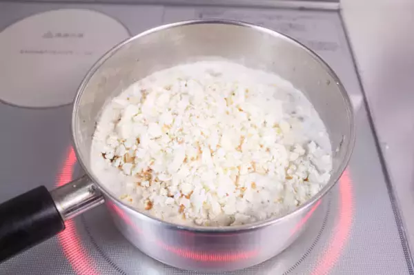 「【定番料理の裏ワザ】コーンを使わず「コーンスープ」を作ってみた！「え、ポップコーンで⁉」【75歳のYouTuber】」の画像