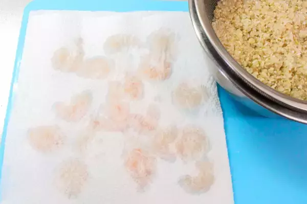 「【秘訣はバターコーティング】軽やかでマロい「洋風炊き込みご飯」作ってみた！生米がワンパンでふっくら♪」の画像