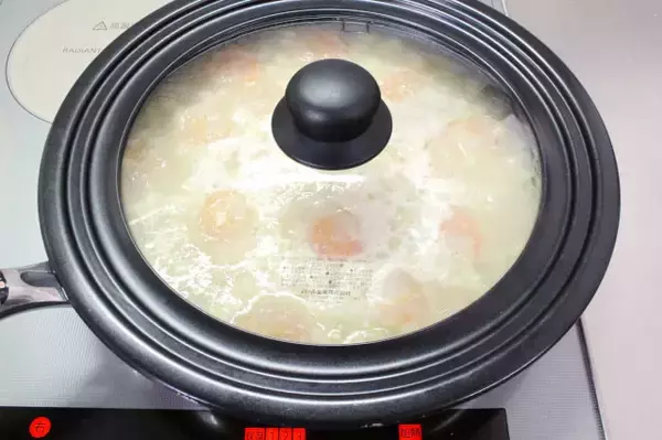 「【秘訣はバターコーティング】軽やかでマロい「洋風炊き込みご飯」作ってみた！生米がワンパンでふっくら♪」の画像