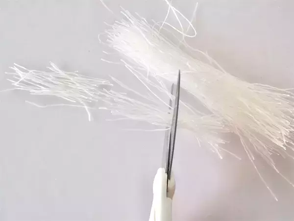 「【春巻きを破裂させない裏ワザ】皮で「餡」を包むときに…1周目と2周目で強弱つける⁉破裂せずパリッ！」の画像