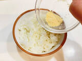 「ちょっとジャンクな卵かけご飯！ベーコンに鶏ガラスープの素、にんにく…コレ考えた人天才です！！」の画像3