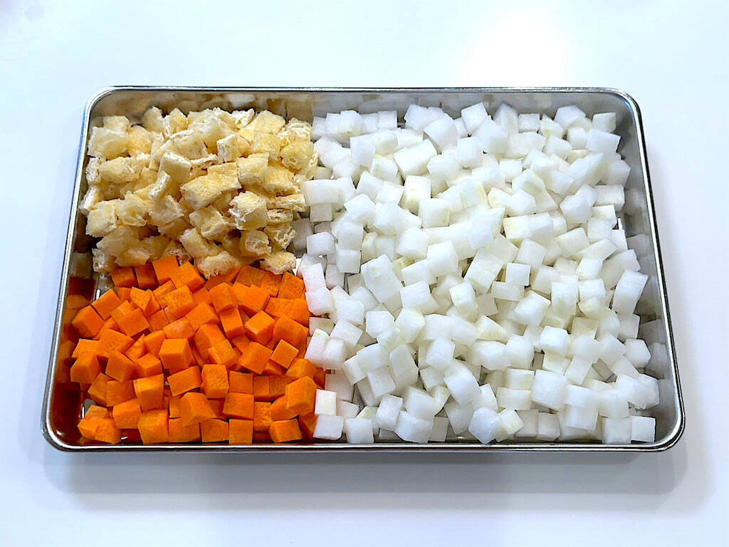 【炊き込みご飯に大根!?】想像の斜め上な「大根飯」作ろう！存在感バツグンのさいの目大根が超ジュ～シ～♡