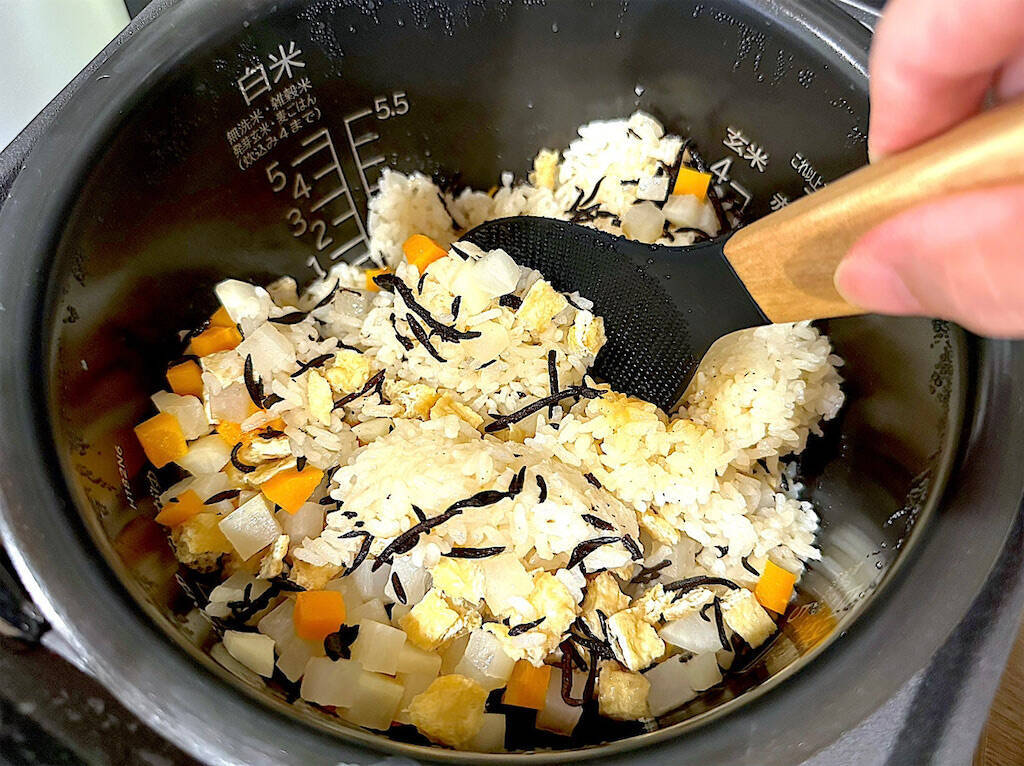 【炊き込みご飯に大根!?】想像の斜め上な「大根飯」作ろう！存在感バツグンのさいの目大根が超ジュ～シ～♡