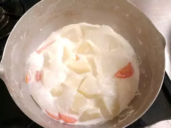 「ノンオイルで超コク甘♡「ミルクポテトサラダ」作ってみた！え、じゃがいもを牛乳で煮る!?【農家直伝】」の画像