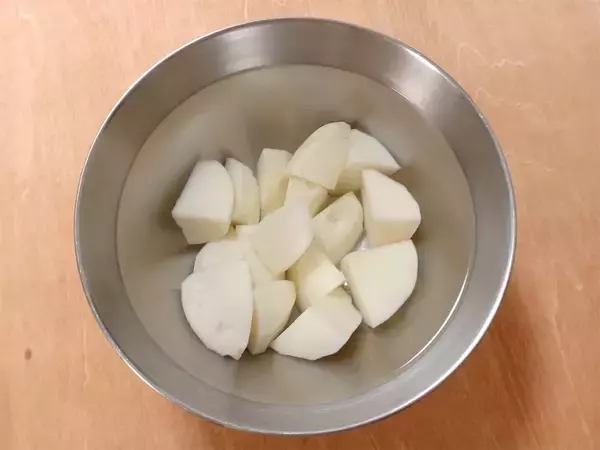 「ノンオイルで超コク甘♡「ミルクポテトサラダ」作ってみた！え、じゃがいもを牛乳で煮る!?【農家直伝】」の画像