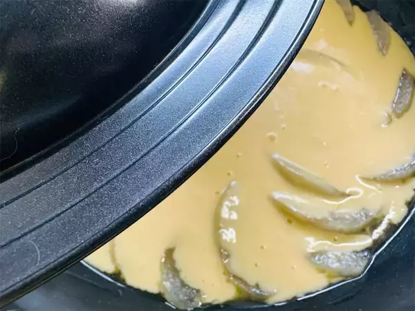 「【え、梨とホケミで!?】ほんのりビターな「タタンケーキ」作ろう！ワンパンで焼けちゃって手間パ最強【農家直伝】」の画像