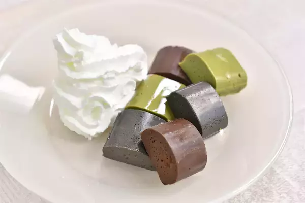 「【罪悪感ゼロスイーツ】正月太りが気になる人必見！低カロリーでヘルシーな「とうふスティック」食べてみた♪」の画像