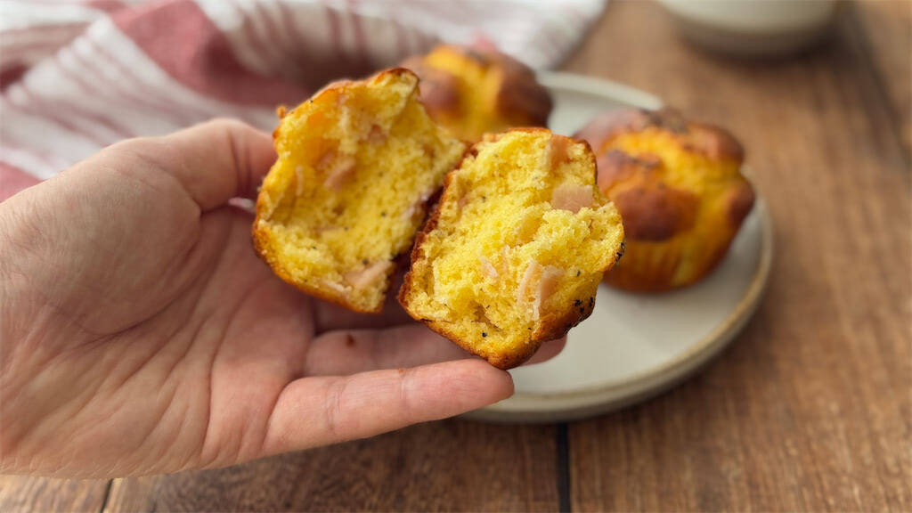 あの大人気パスタをマフィンに!?チーズ濃厚な「米粉のカルボナーラマフィン」作ってみて！【元パティシエ直伝】