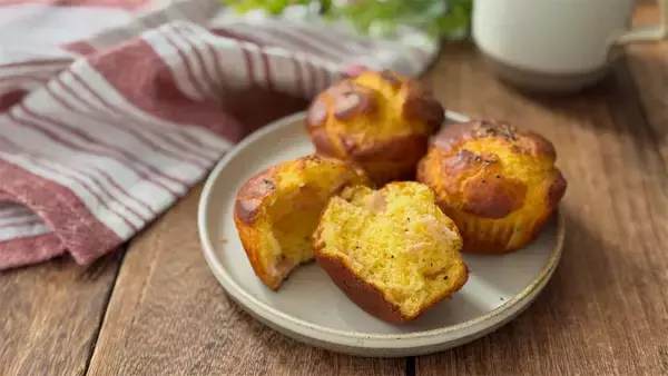 「あの大人気パスタをマフィンに!?チーズ濃厚な「米粉のカルボナーラマフィン」作ってみて！【元パティシエ直伝】」の画像