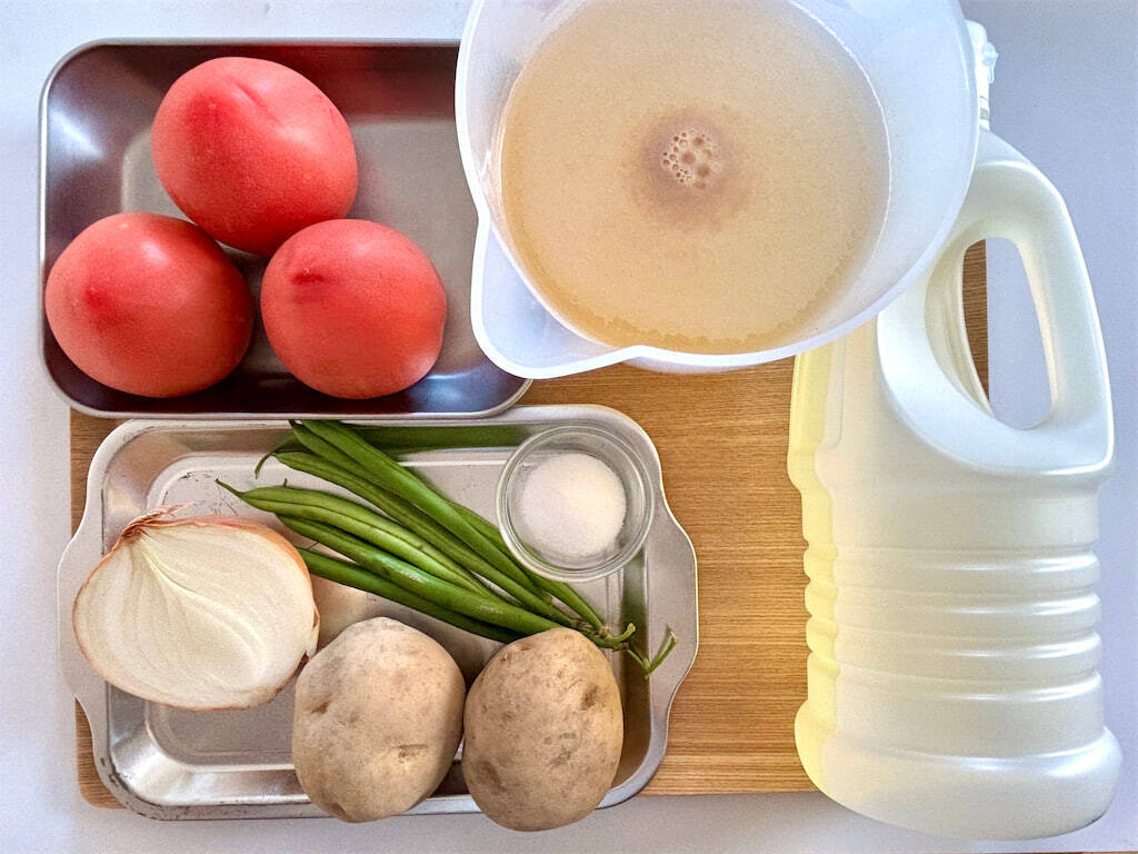 【昭和のトマトスープ】揚げじゃがクルトンが絶品すぎる！トマトを煮込むのは「和風だし」だって!?